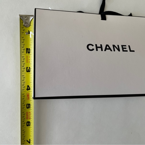 CHANEL White and Black Small Gift Bag - Picture 1 of 3